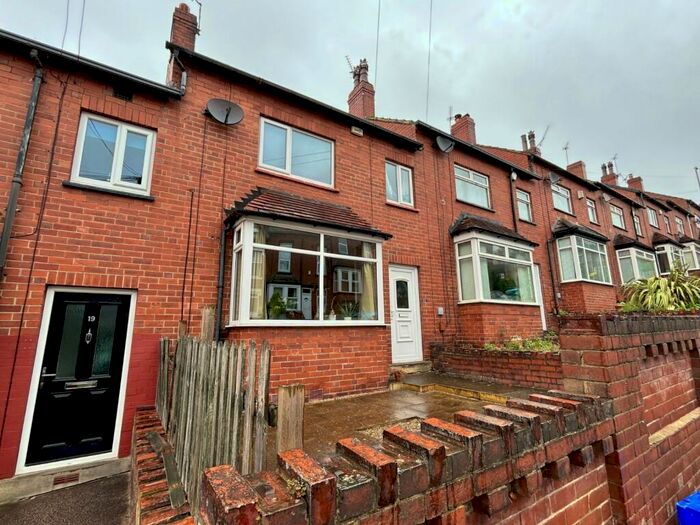 2 Bedroom House To Rent In Norman Mount, Kirkstall, Leeds, LS5