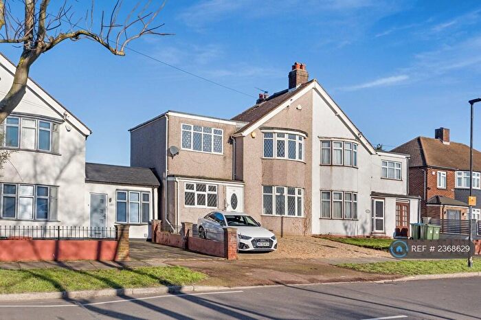 Studio To Rent In Broad Walk, London, SE3