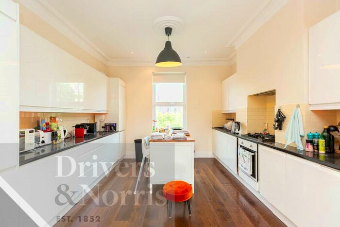 3 Bedroom Apartment To Rent In Tufnell Park Road, Tufnell Park, Islington, London, N7