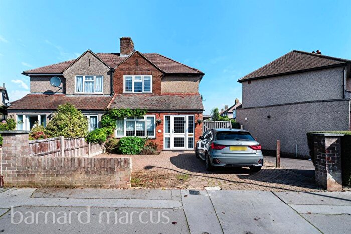 2 Bedroom Semi-Detached House For Sale In Montacute Road, New Addington, Croydon, CR0