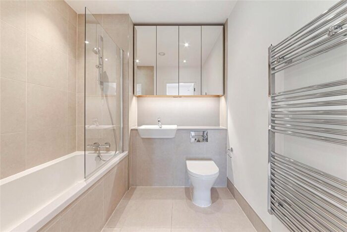 2 Bedroom Apartment To Rent In Royal Captain Court, Arniston Way, E14