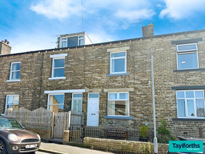 3 Bedroom Terraced House For Sale In Cavendish Street, Barnoldswick, BB18