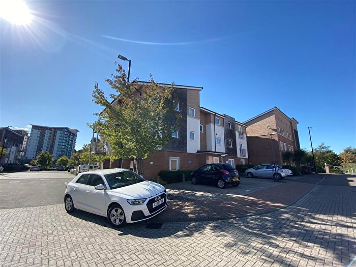 2 Bedroom Flat To Rent In Burford Gardens, Cardiff Bay, Cardiff, CF11