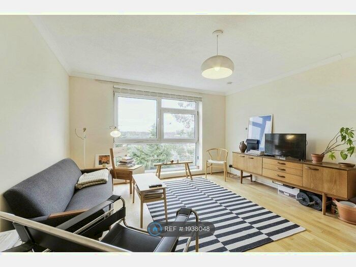 1 Bedroom Flat To Rent In The Squirrels, Lewisham, SE13