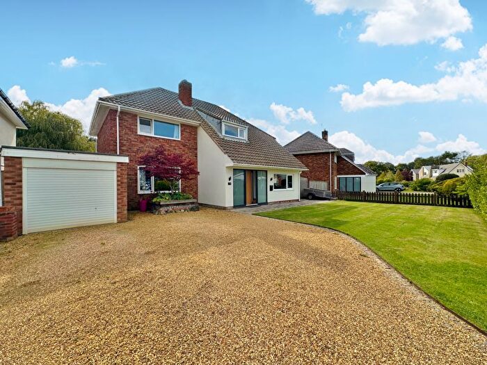 4 Bedroom Detached House For Sale In Thornton Crescent, Gayton, Wirral, CH60