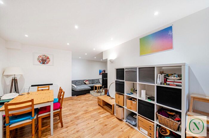 2 Bedroom Flat For Sale In Scarbrook Road, Croydon, CR0