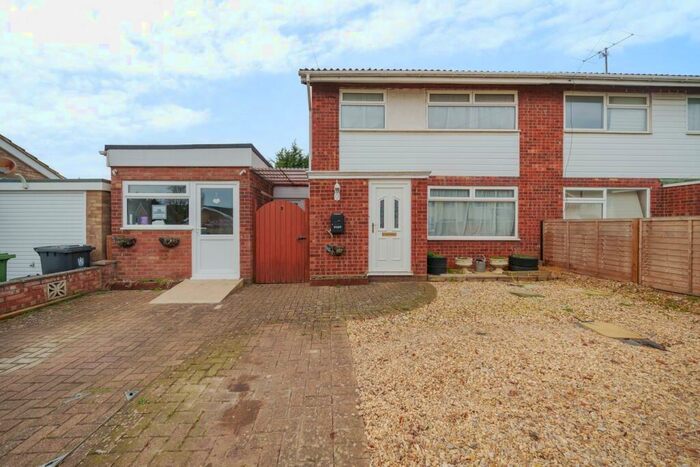 3 Bedroom Semi-Detached House For Sale In Dolphins Way, Gamlingay, Sandy, SG19