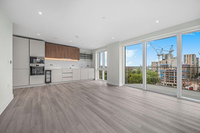 3 Bedroom Flat To Rent In Cairncross House, Townsend Road, SE3