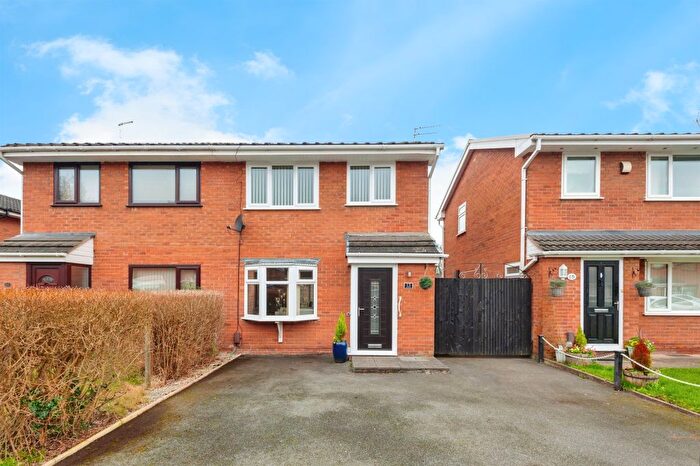 3 Bedroom Semi-Detached House For Sale In Wenlock Road, Beechwood, Runcorn, WA7