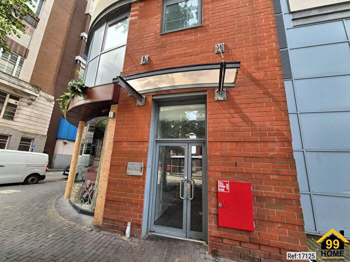 3 Bedroom Flat For Sale In Islington Gates, Birmingham, West Midland, B3