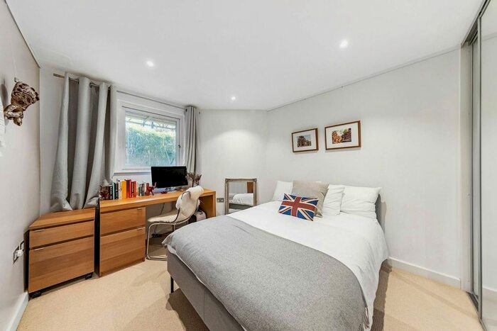 2 Bedroom Flat To Rent In Felsham Road, West Putney, London, SW15