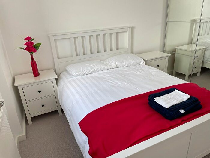 3 Bedroom Flat To Rent In Wilkinson Close, London, NW2