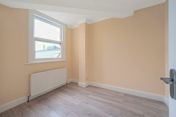 2 Bedroom Flat To Rent In Station Road, New Barnet, Barnet, EN5