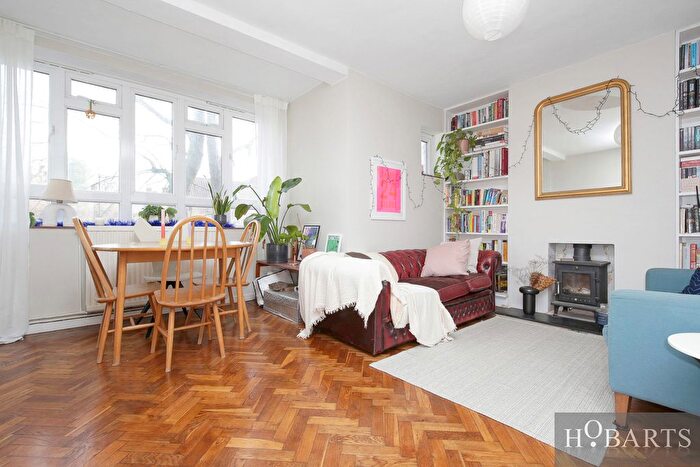 2 Bedroom Flat To Rent In Granville Road, London, N4