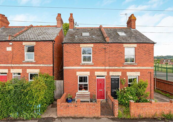 3 Bedroom Semi-Detached House For Sale In Beards Lane, Stroud, GL5