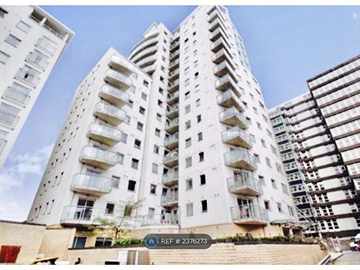 2 Bedroom Flat To Rent In Centreway Apartments, Ilford, IG1