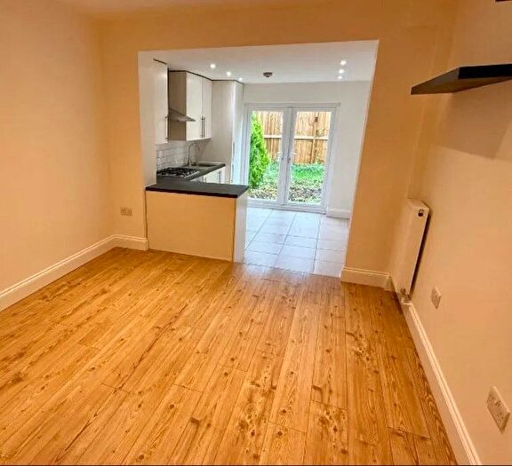 3 Bedroom Terraced House To Rent In Horsenden Lane North, Greenford, UB6