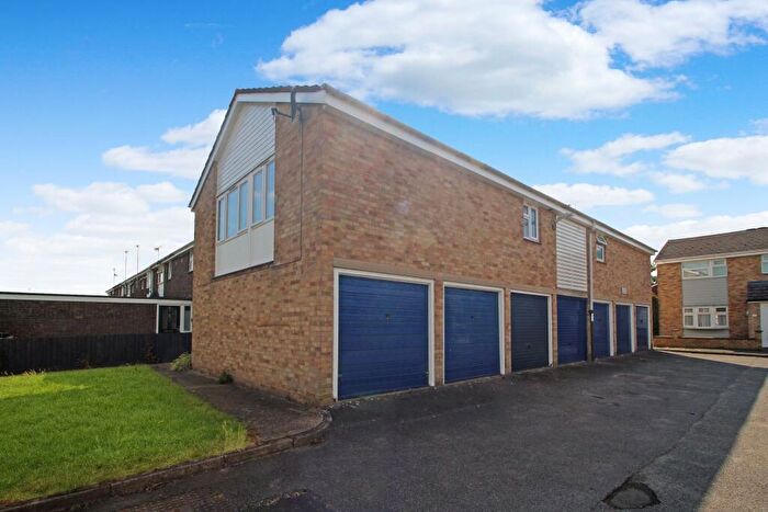 1 Bedroom Coach House For Sale In Poplar Close, Witham, CM8