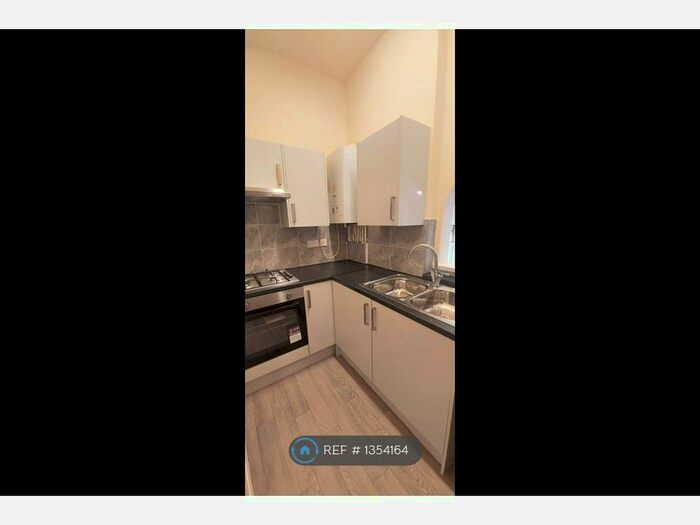 1 Bedroom Flat To Rent In Wellington Street West, Salford, M7
