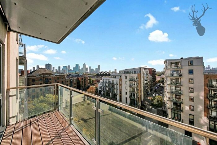 2 Bedroom Flat For Sale In Kara Court, Bow, E3