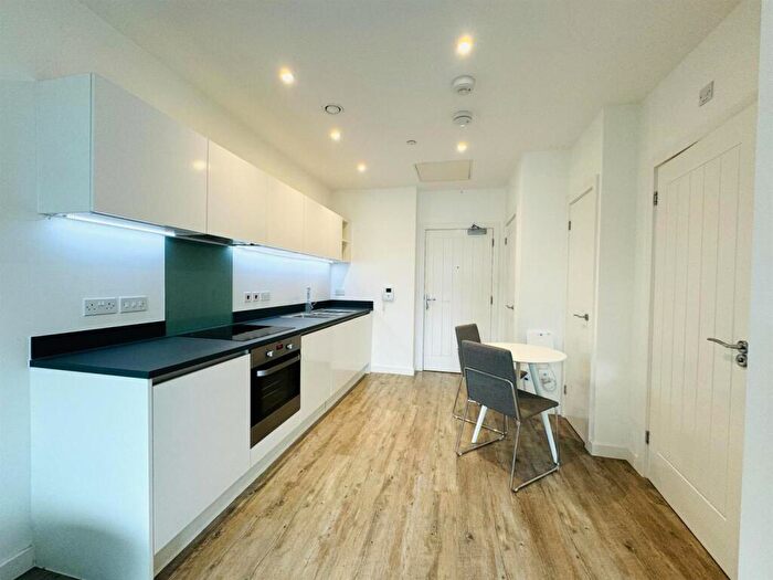 1 Bedroom Flat To Rent In Kings Road, Reading, RG1