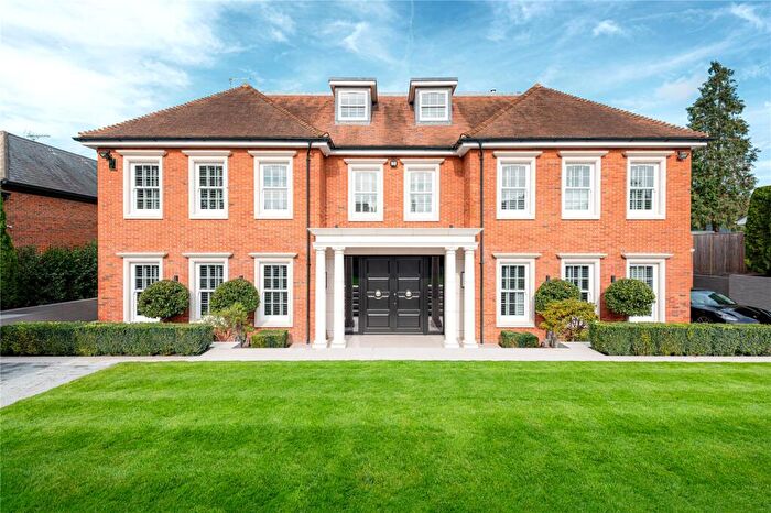 5 Bedroom Detached House For Sale In Fairmile Avenue, Cobham, KT11
