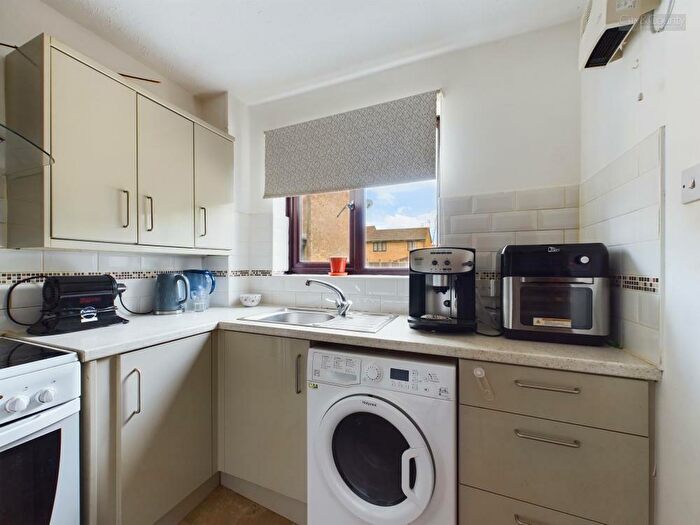 1 Bedroom Flat For Sale In Hadrians Court, Peterborough, PE2