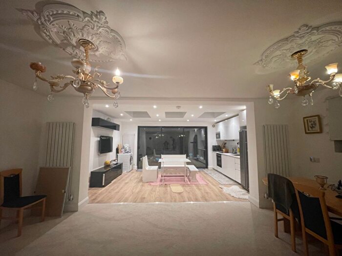 4 Bedroom Terraced House To Rent In Norwich Road, Northwood, HA6