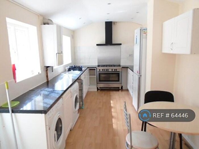 5 Bedroom Terraced House To Rent In New Road, Chatham, ME4