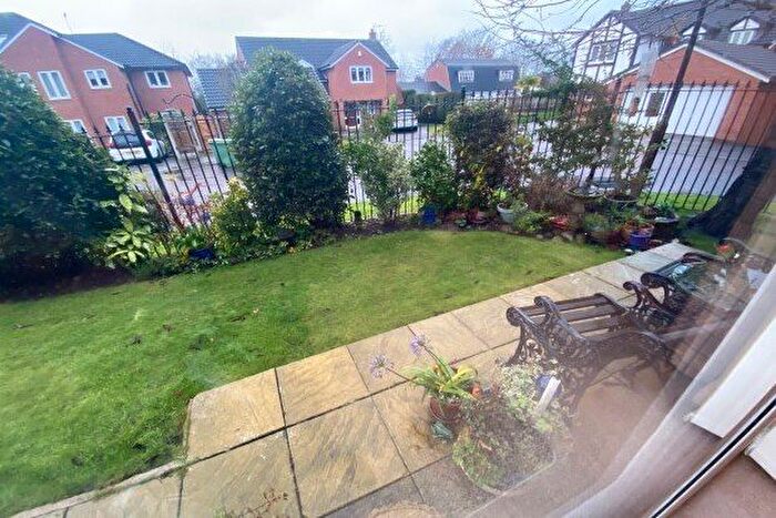 2 Bedroom Flat To Rent In Brunsborough Close, Wirral, CH62