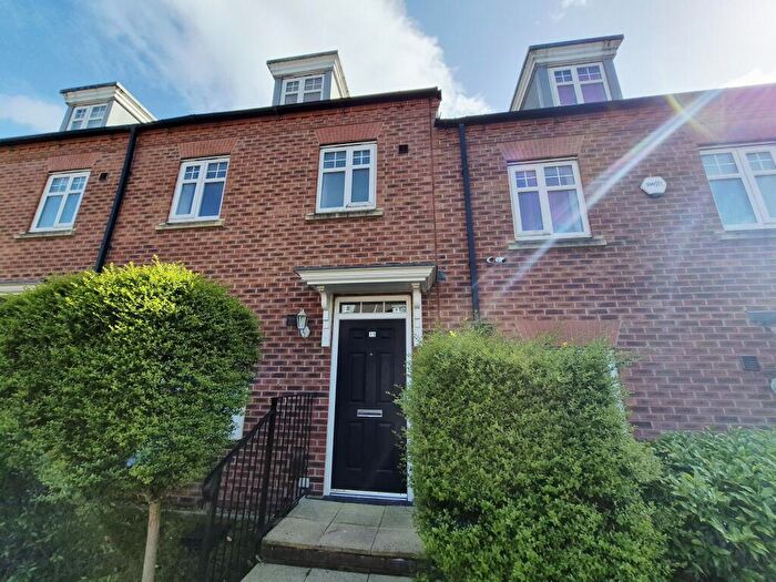 3 Bedroom House To Rent In Andrews Walk, BB2