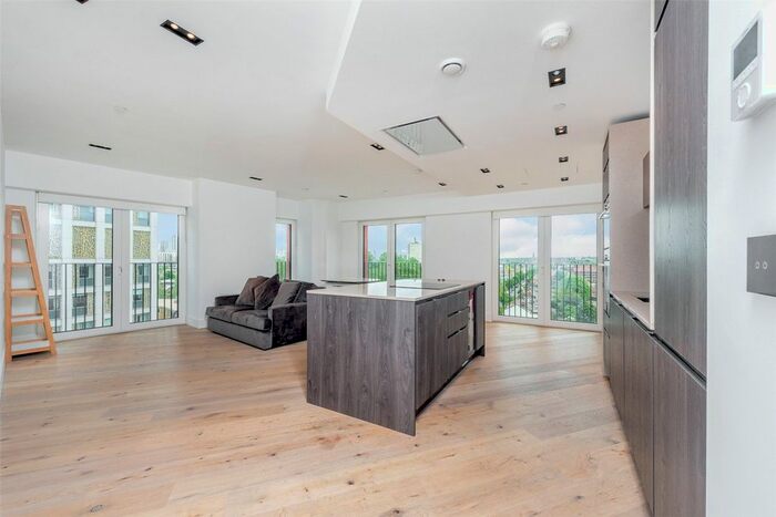 2 Bedroom Flat To Rent In Keybridge Tower, Nine Elms, SW8