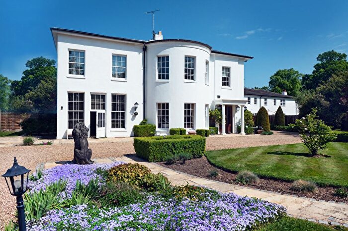 6 Bedroom Detached House For Sale In Kentish Lane, Brookmans Park, Hertfordshire, AL9