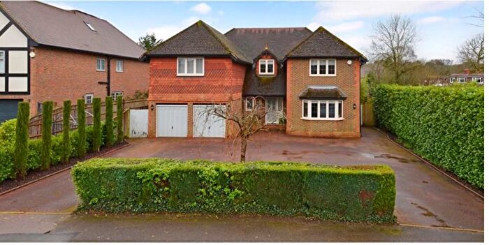 6 Bedroom Property To Rent In Avenue Road, Cranleigh, GU6