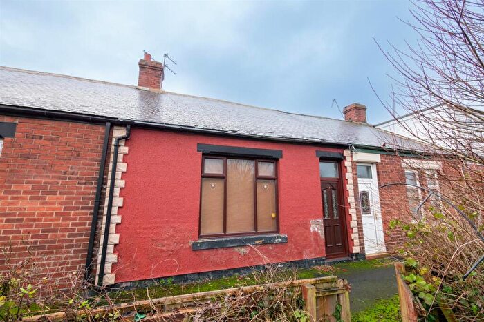 1 Bedroom Cottage For Sale In York Street, Silksworth, Sunderland, SR3
