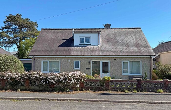 3 Bedroom Detached House For Sale In Glan Beuno Estate, Bontnewydd, Caernarfon, Gwynedd, LL55