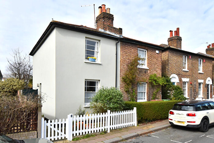 2 Bedroom Semi Detached House For Sale In Sydenham, London, SE26