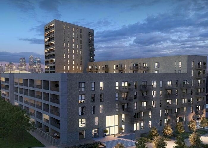 2 Bedroom Flat To Rent In Kingfisher Heights, Booth Road, City Airport, Canary Wharf, Pontoon Dock, Waterside Park, London, E16