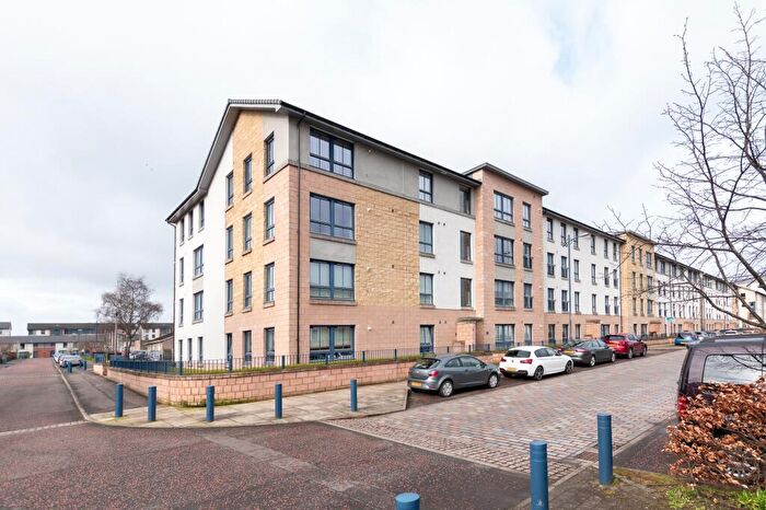 2 Bedroom Apartment To Rent In Oatlands Square, Flat /, Glasgow, Scotland, G5