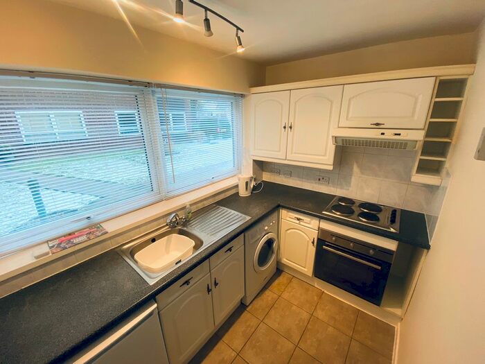 2 Bedroom Flat To Rent In Newbridge Mews, Tettenhall Road
