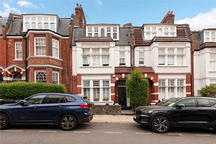 2 Bedroom Flat For Sale In Glenmore Road, London, NW3