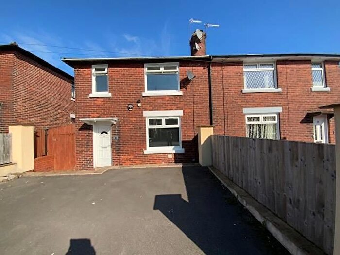 3 Bedroom Property To Rent In Whalley Avenue, Littleborough, OL15
