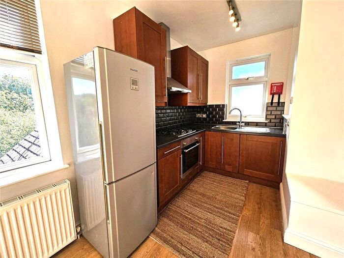 1 Bedroom Flat For Sale In Mayfield Road, South Croydon, Sanderstead, CR2