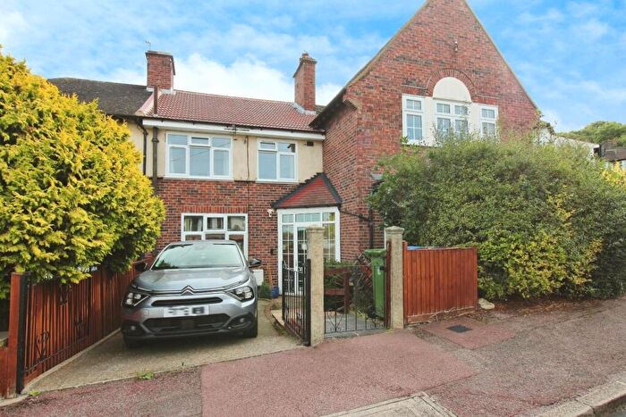 3 Bedroom House To Rent In Willrose Crescent, London, SE2