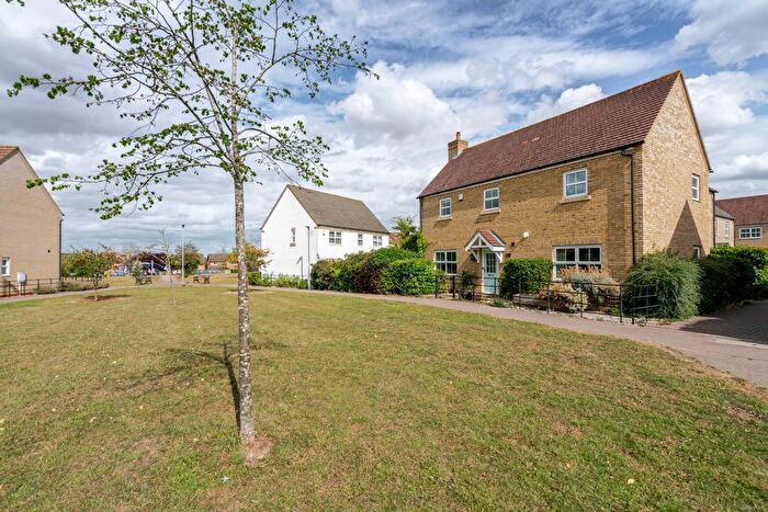 4 Bedroom Detached House For Sale In The Glades, Huntingdon, PE29