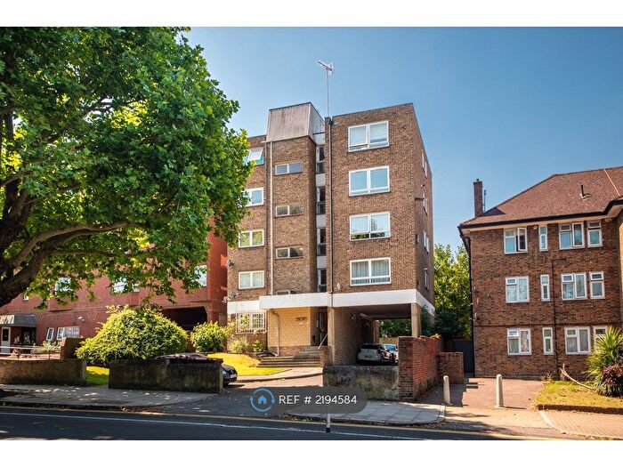 2 Bedroom Flat To Rent In Adelphi Court, London, N2