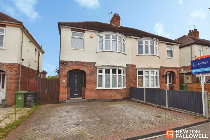 3 Bedroom End Of Terrace House For Sale In Parklands Drive, Loughborough, LE11