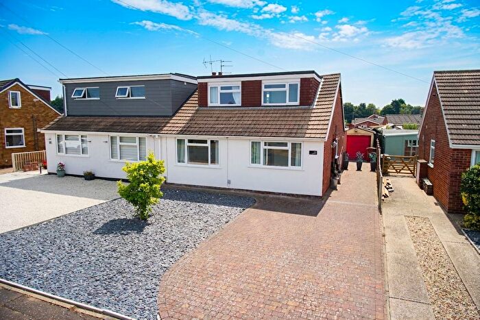 4 Bedroom Chalet For Sale In Cere Road, Sprowston, Norwich, NR7
