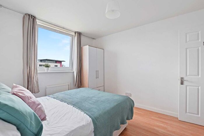 5 Bedroom Flat To Rent In Millender Walk, Surrey Quay, SE16