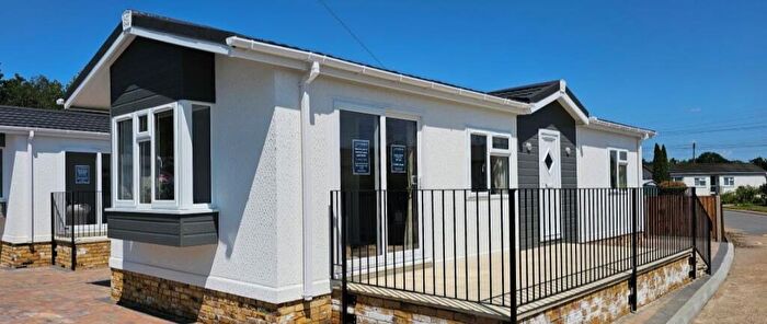 2 Bedroom Park Home For Sale In Two Bed Tredegar Elite, Beverley Hills Park, Porton Road, Amesbury, Wiltshire, SP4